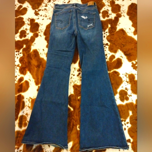 Women's American Eagle Distressed Bell Bottom Flare Jeans - Picture 3 of 7